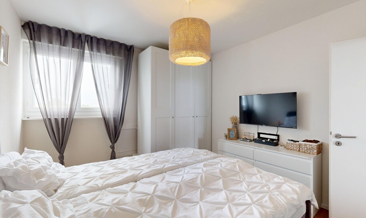 room / bedroom featuring wood finished floors