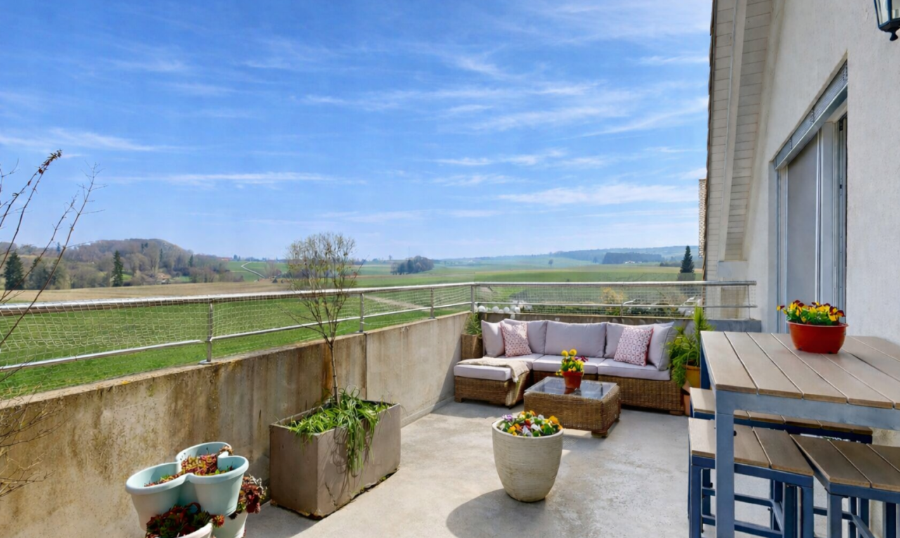 terrasse avec from property, terrasse, day time, espace de vie extérieur, et vue rurale