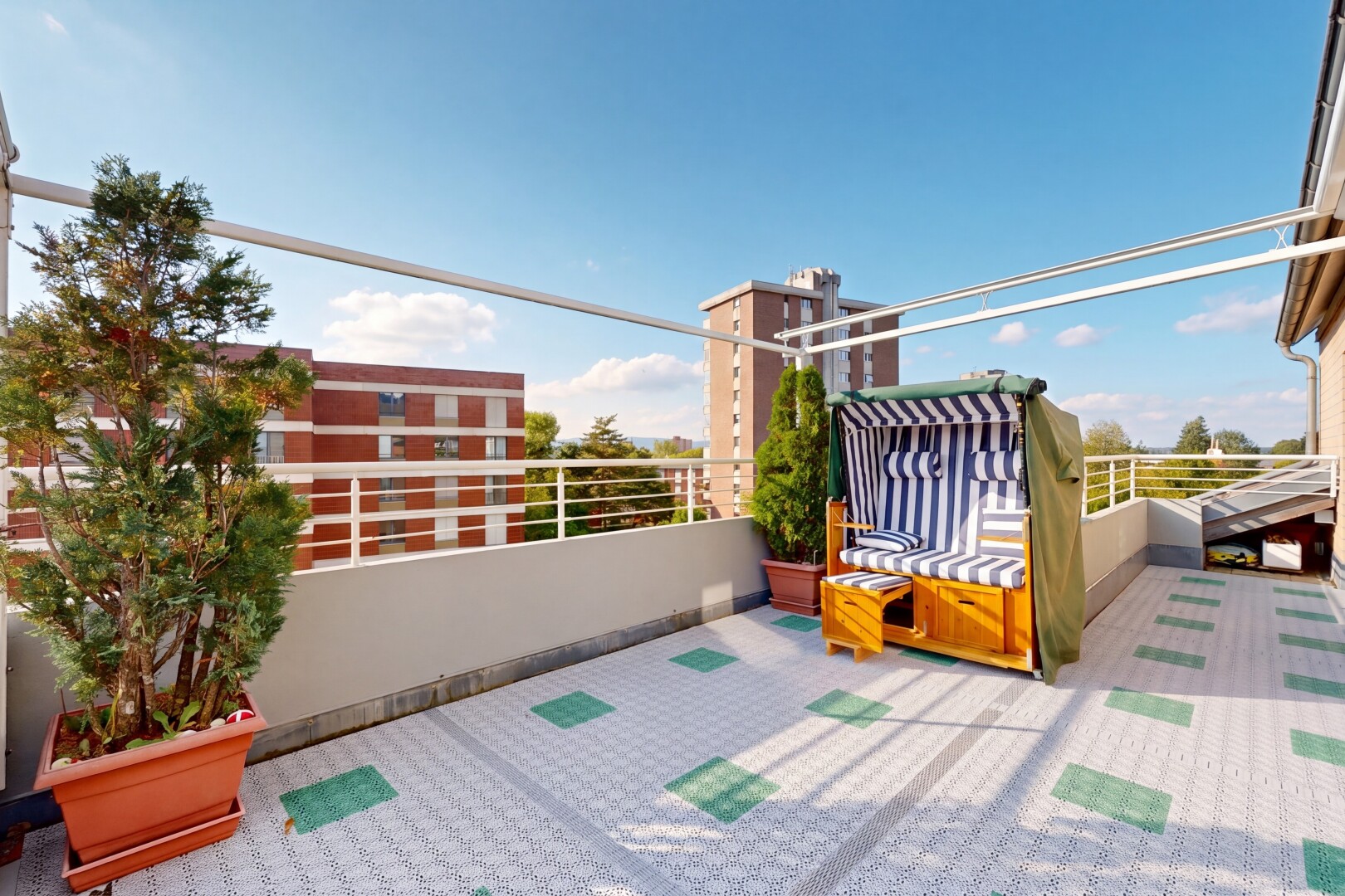 terrasse mit terrasse, from property, und day time