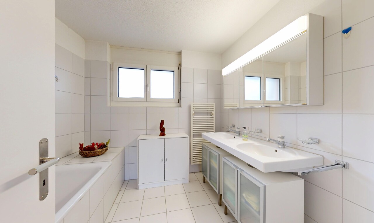 bad mit komplettes badezimmer, tile wall, fliesenwand, kühler, und bad