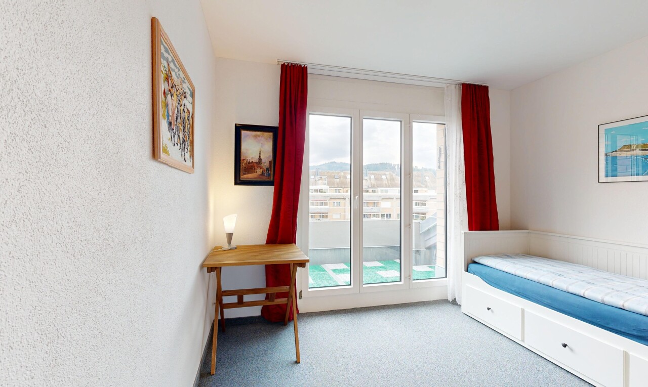 zimmer / schlafzimmer mit carpet, teppich, und inside property