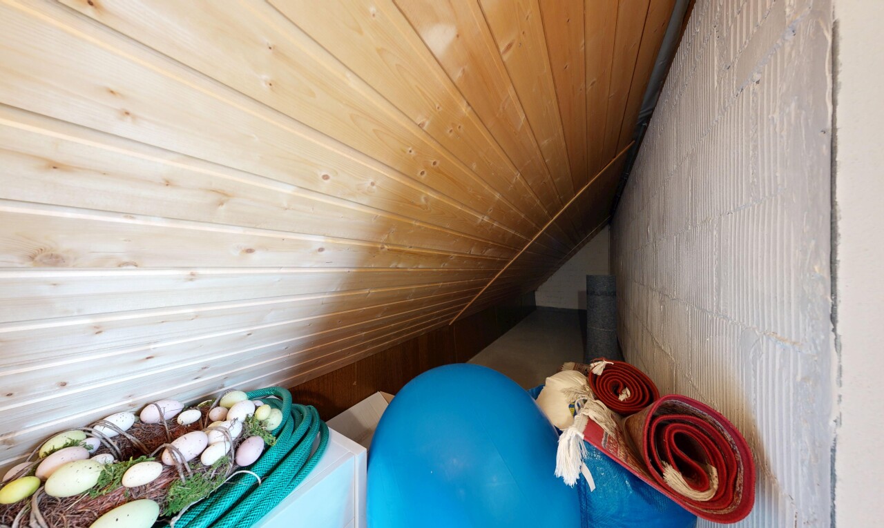 einzelheiten mit wood ceiling, holzdecke, interior, und attic