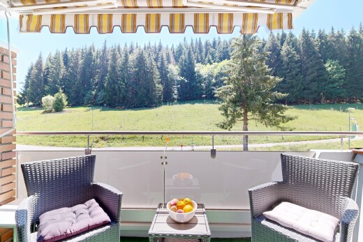balcon avec from property et day time