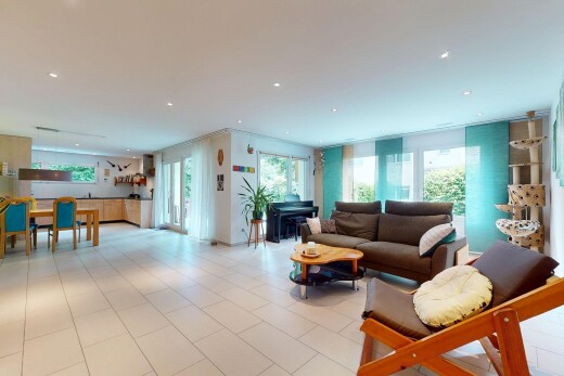 wohn- / esszimmer mit natürliches licht, natural light, inside property, einbauleuchten, und recessed lighting