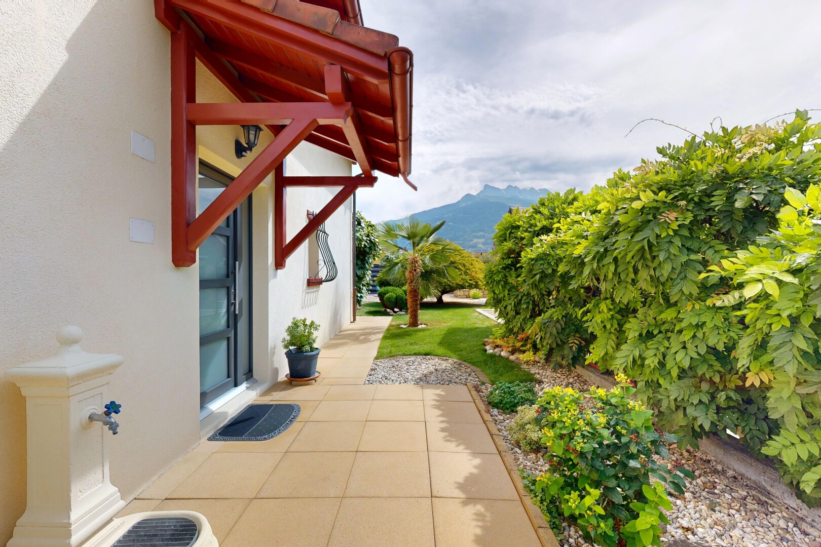 terrasse avec from property, mountain view, et vue sur la montagne