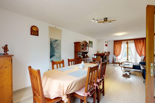 esszimmer mit deckenbeleuchtung, drywall, gipskartonwand, inside property, und light floor