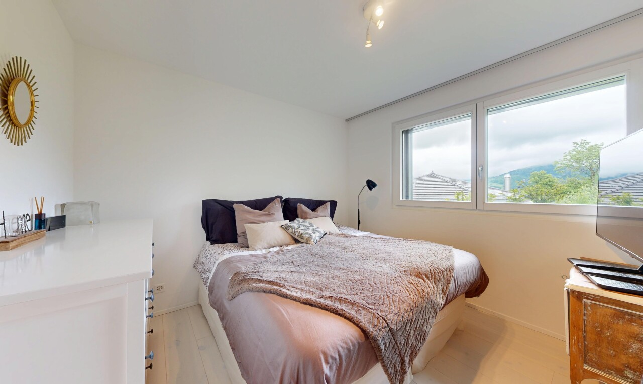 zimmer / schlafzimmer mit inside property, natural light, natürliches licht, drywall, und gipskartonwand