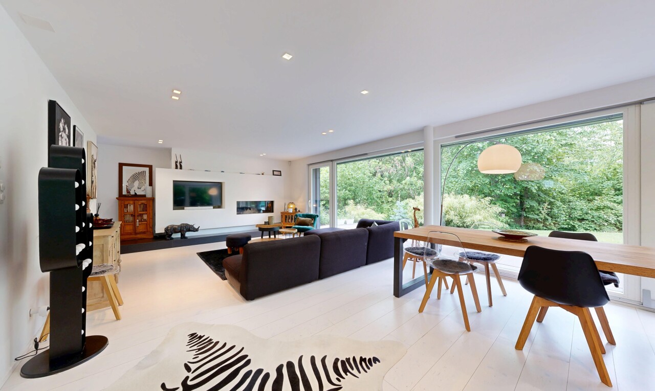 wohn- / esszimmer mit natural light, natürliches licht, inside property, recessed lighting, und einbauleuchten