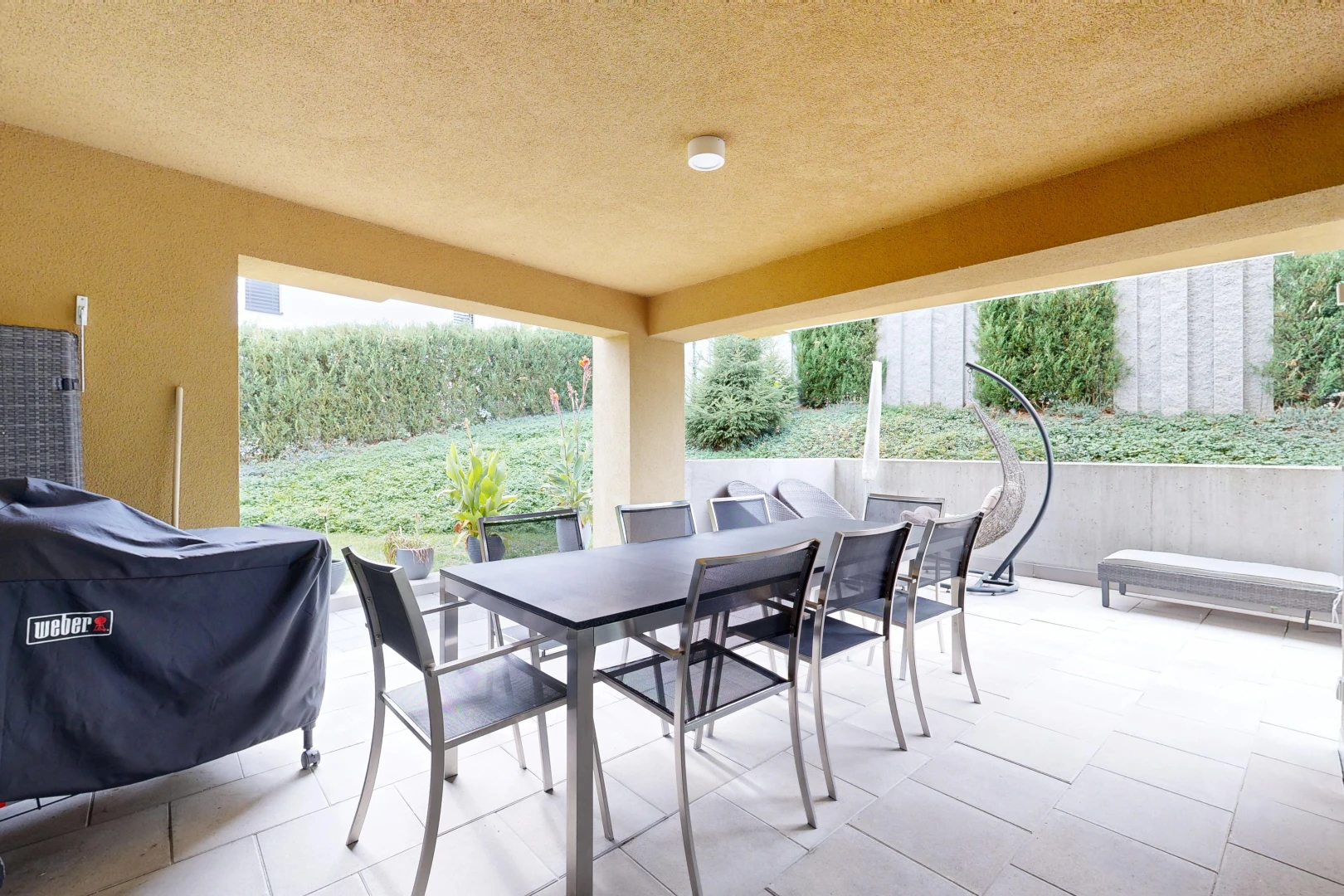 terrasse mit terrasse, grill, essbereich im freien, und from property