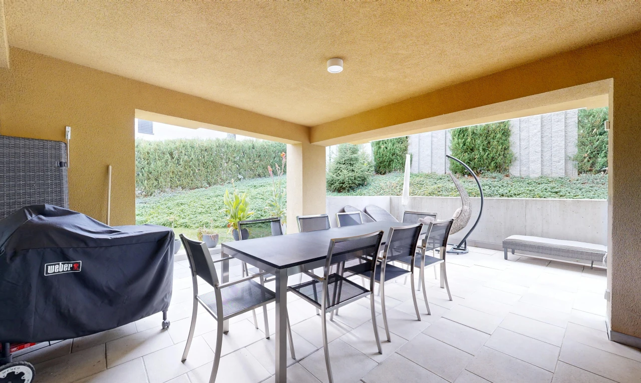 terrasse mit terrasse, grill, essbereich im freien, und from property