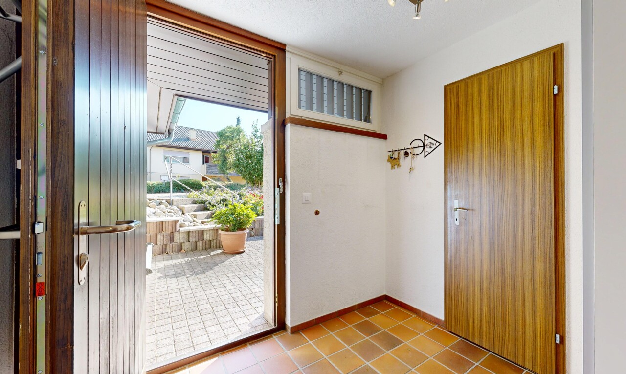 halle / korridor mit drywall, gipskartonwand, und inside property
