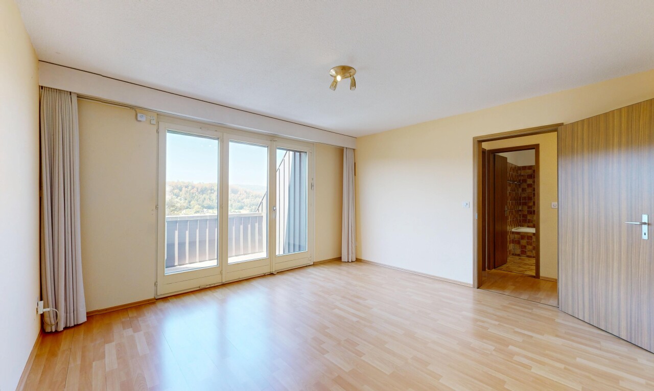 leerer raum mit wood finish floor, holzfußboden, drywall, gipskartonwand, und inside property
