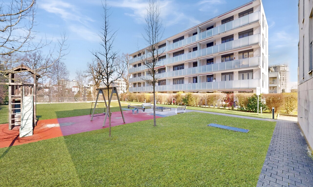 außenansicht mit from community, day time, blick auf wohnanlage, apartment complex view, und park view