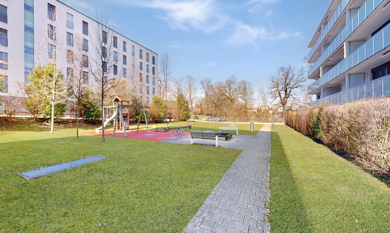 außenansicht mit day time, park view, blick auf wohnanlage, apartment complex view, und from community