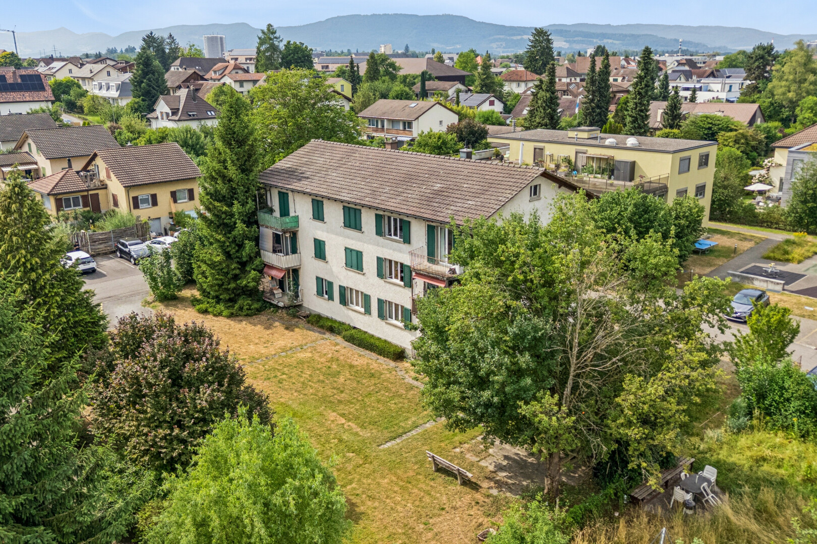 außenansicht mit drone view, mountain view, blick auf die berge, residential view, und wohngebietblick