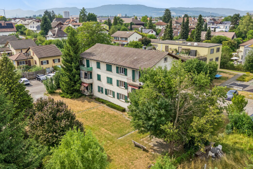 façade avec drone view, mountain view, vue sur la montagne, residential view, et vue résidentielle