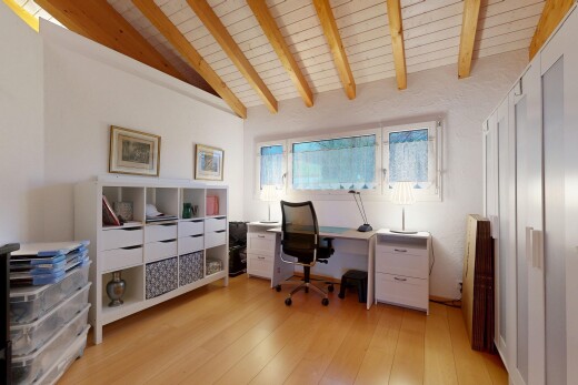 bureau avec light floor, inside property, espace bureau, natural light, et lumière naturelle