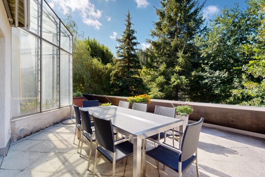 terrasse avec coin repas extérieur, from property, et day time