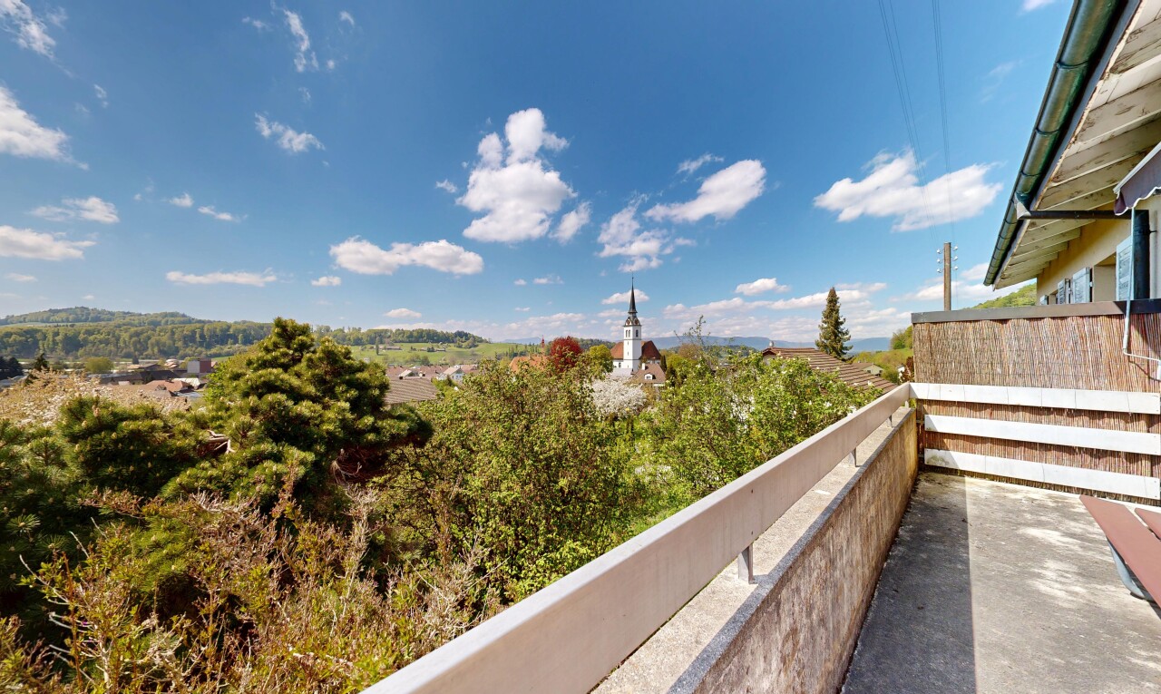 balcon avec from property, balcon, et day time