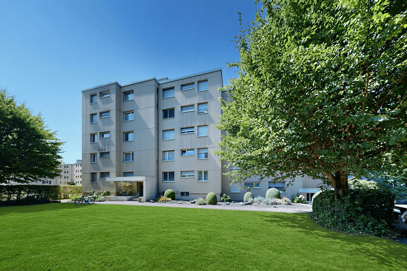 außenansicht mit rendered, day time, apartment complex view, blick auf wohnanlage, und from community