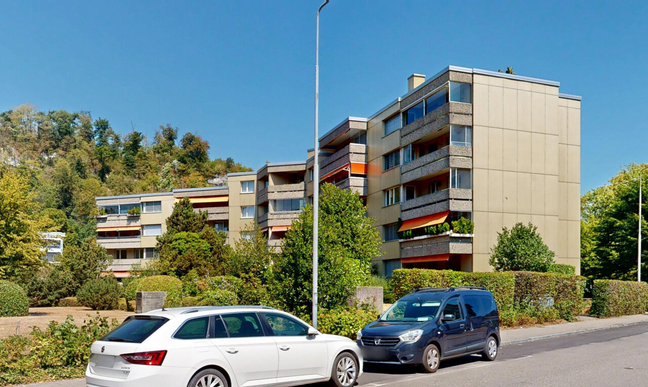 außenansicht mit apartment complex view, blick auf wohnanlage, und day time