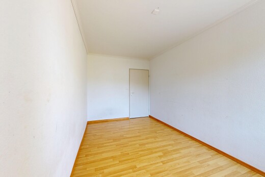 leerer raum mit holzfußboden, wood finish floor, sockelleisten, baseboards wall, und gipskartonwand