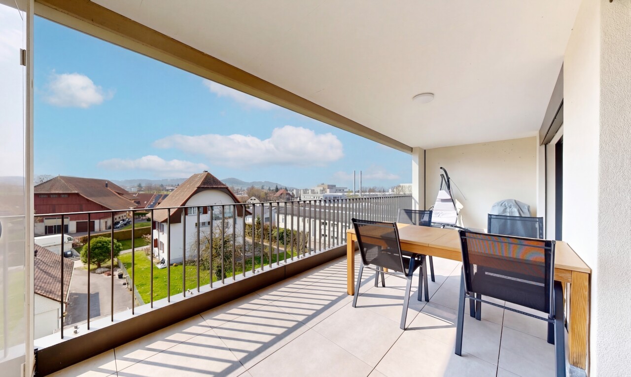patio / terrace featuring a residential view
