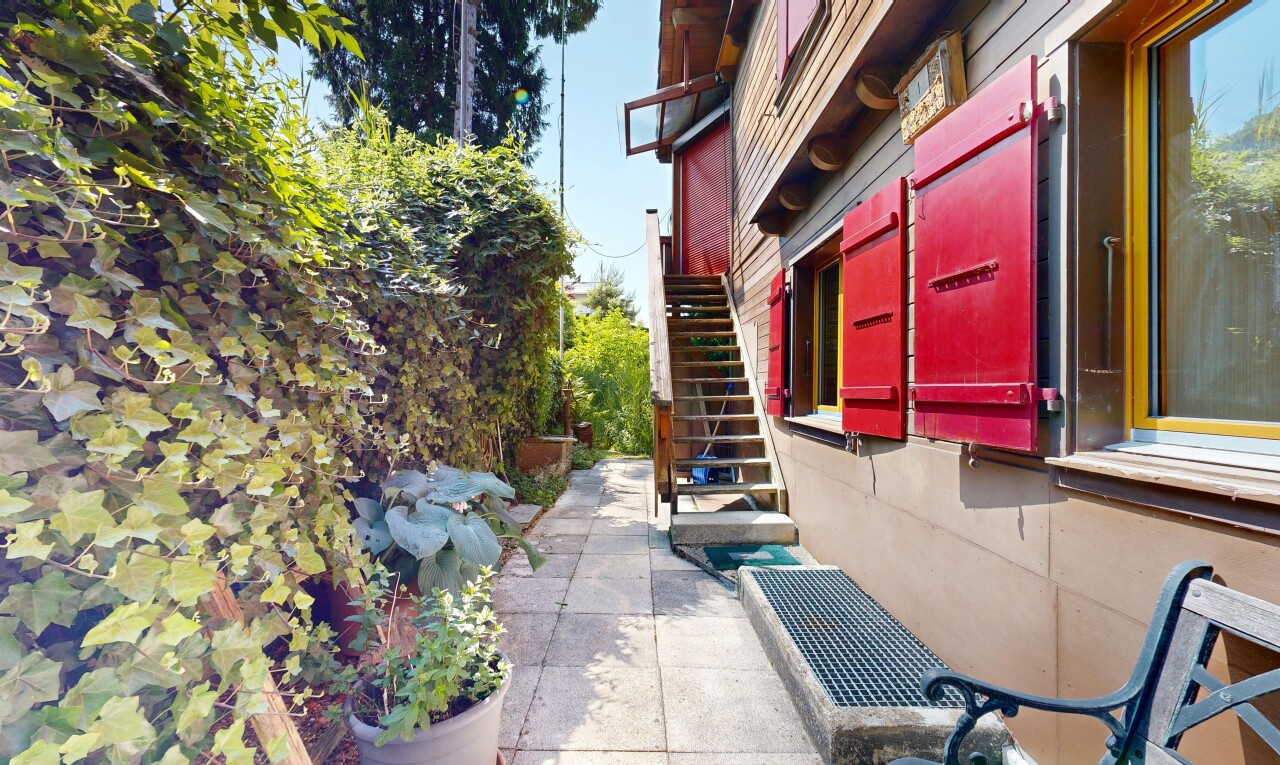 terrasse mit from property, treppen, und day time