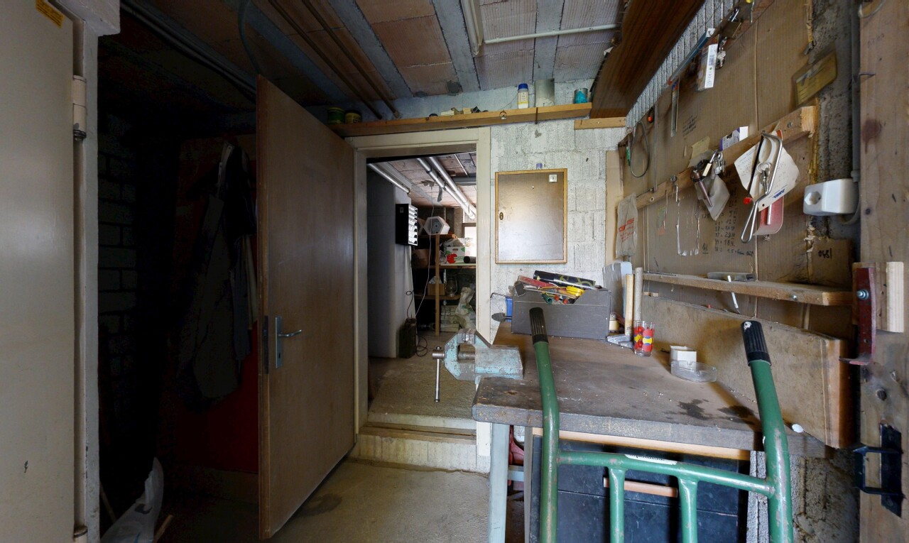 küche mit werkstatt und inside property