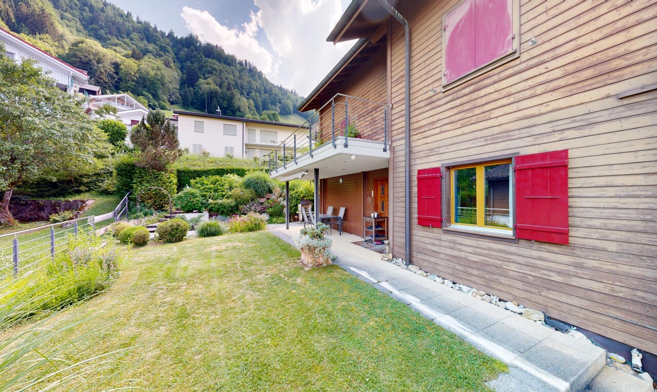 garten mit rasen, balkon, terrasse, und from property