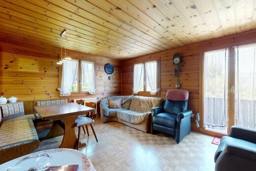 wohn- / esszimmer mit dated wood wall, wood wall, holzwand, wood ceiling, und holzdecke