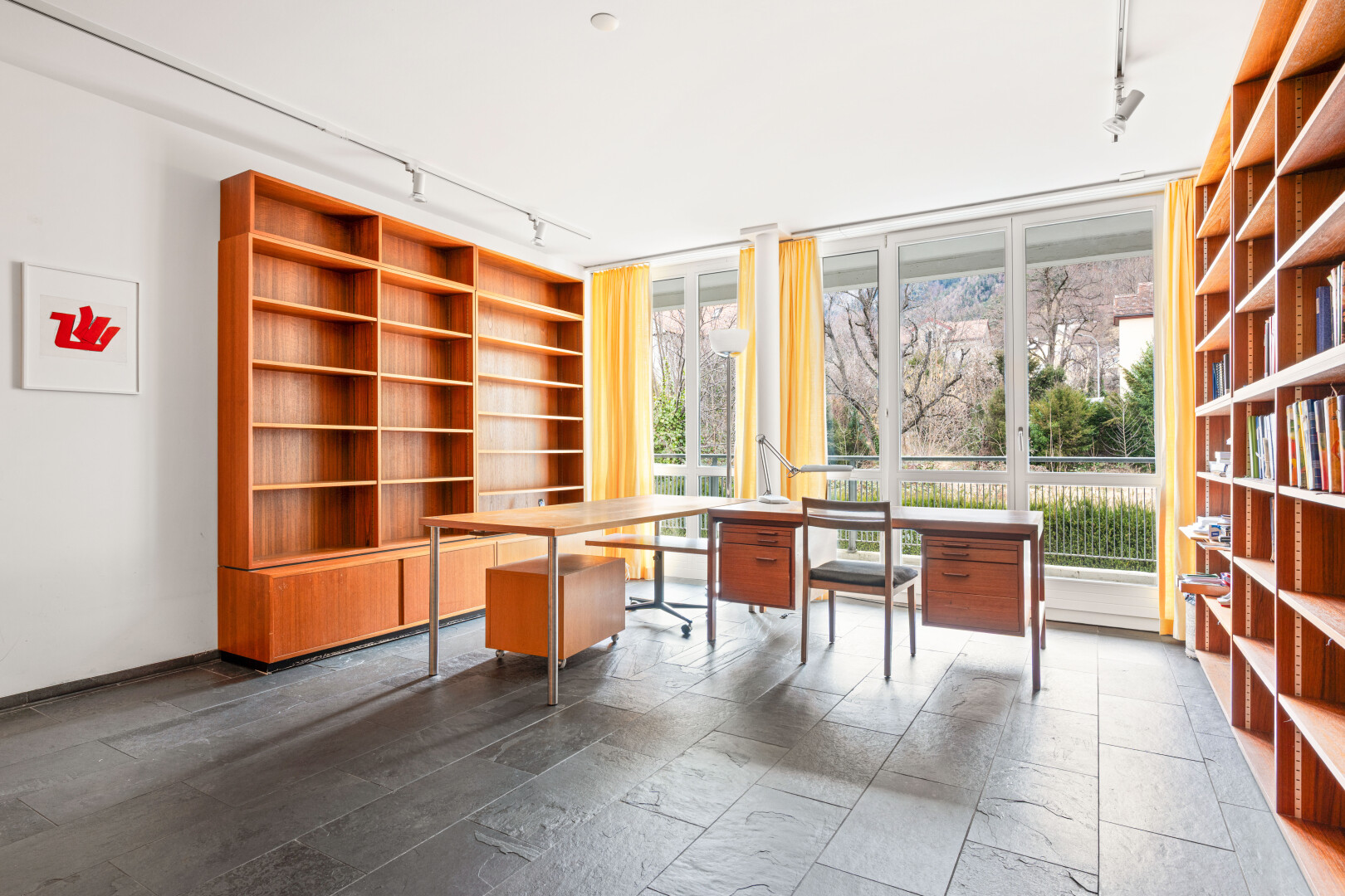 büro mit track lighting, stone finish floor, stone tile, drywall, und inside community