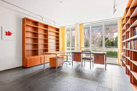 büro mit track lighting, stone finish floor, stone tile, drywall, und inside community
