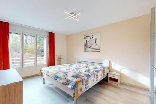 chambre avec drywall, cloison sèche, natural light, lumière naturelle, et inside property