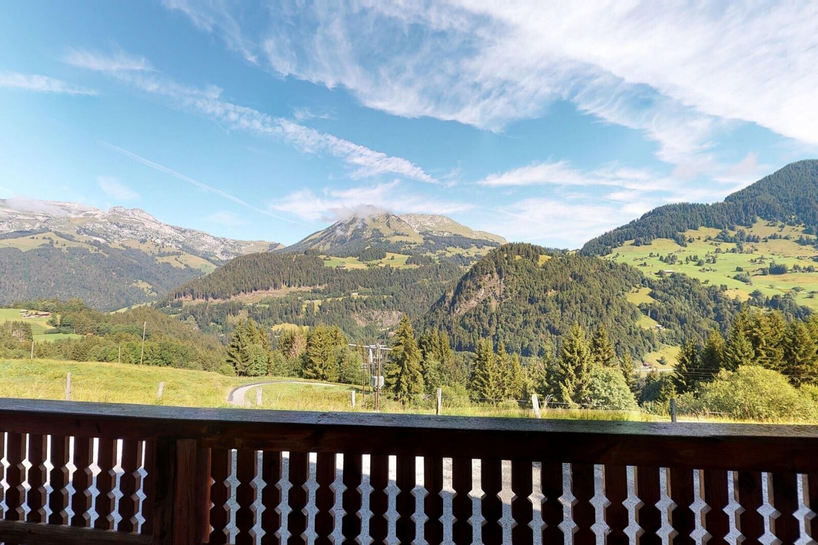 vue sur la montagne avec vue sur la montagne, mountain view, from property, et day time