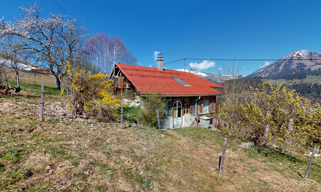 façade avec day time, property visible, vue sur la montagne, et mountain view