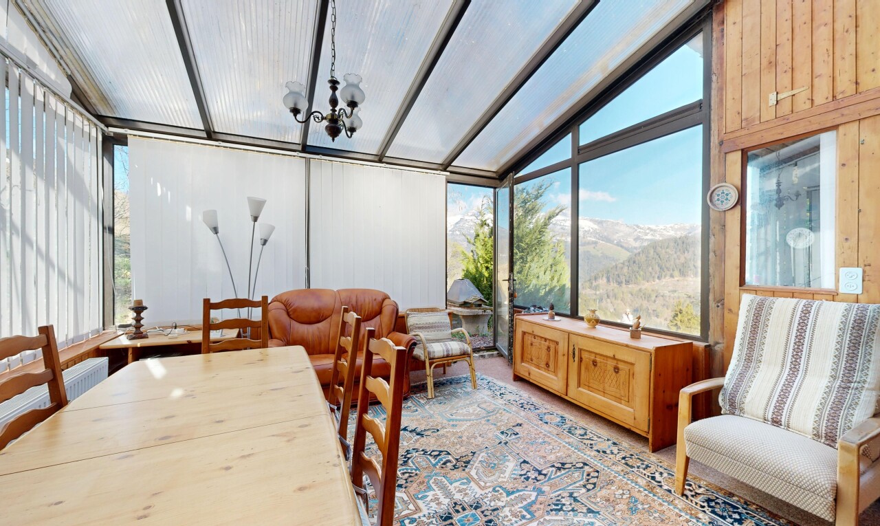 salle à manger avec day time, véranda, inside property, natural light, et lumière naturelle
