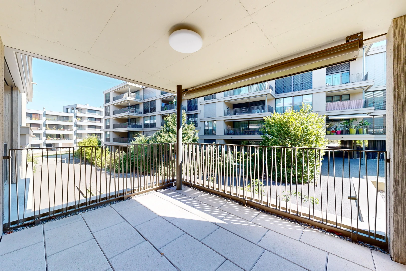 balcon avec apartment complex view, from property, view focus, et balcon