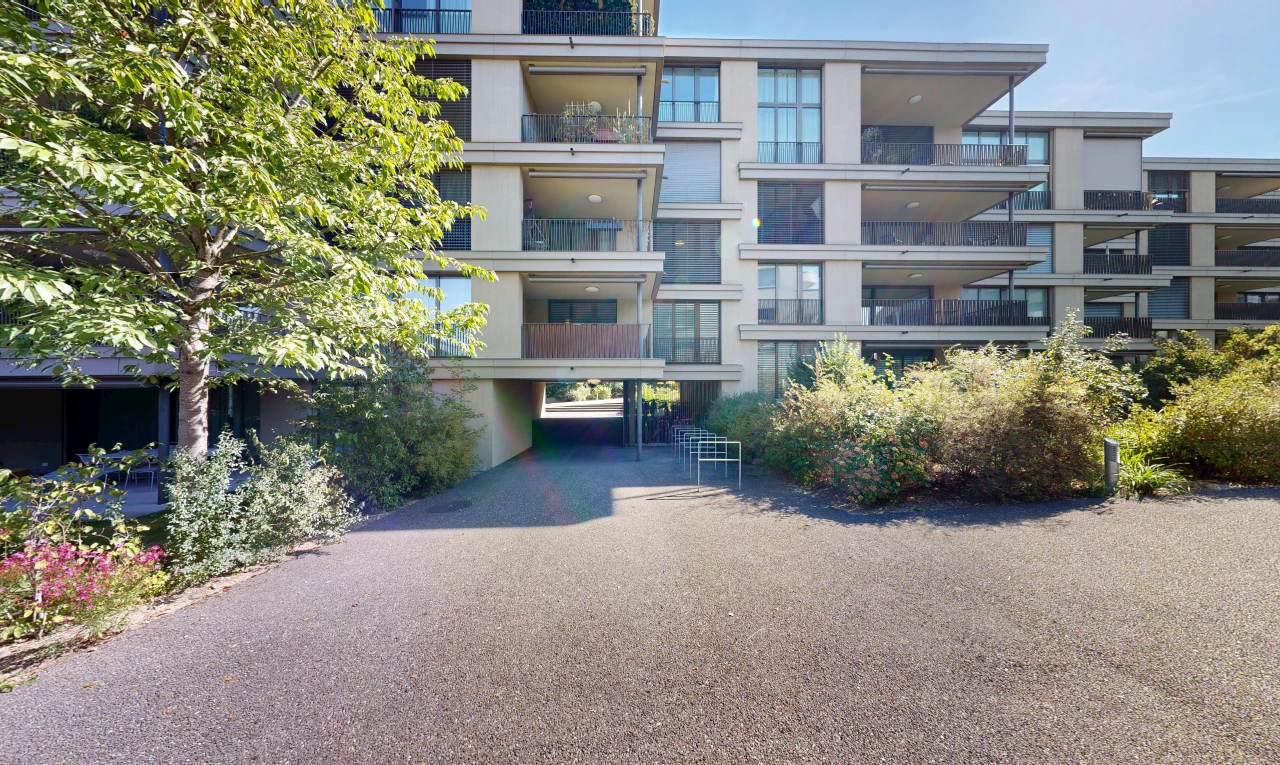 extérieur du bâtiment avec apartment complex view, vue sur le complexe d'appartements, from community, et day time