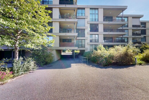 view of apartment building / complex