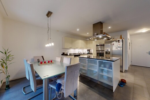 küche mit arbeitsplatten, dunstabzugshaube, gipskartonwand, drywall, und pendelleuchte