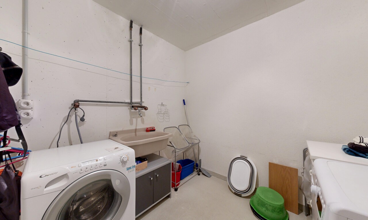wäschekammer mit tumbler, light floor, gipskartonwand, drywall, und inside property