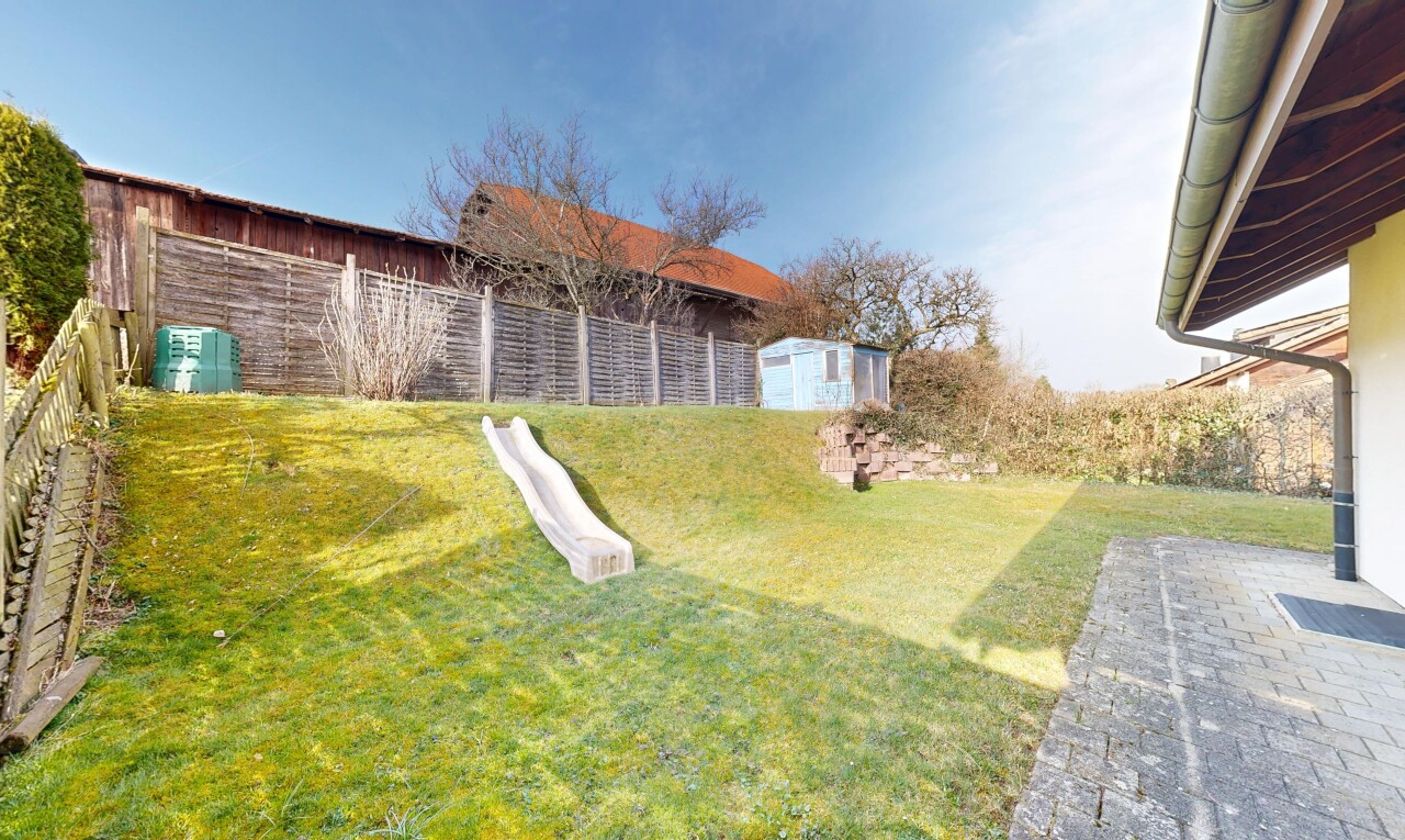 garten mit from property, rasen, und day time