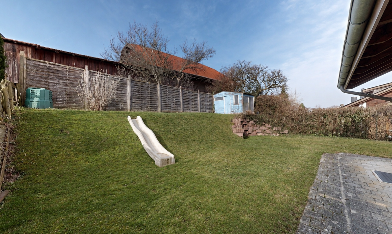 jardin avec pelouse, day time, et from property