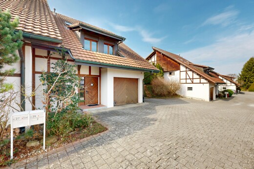 façade avec toit en tuiles, day time, allée, property visible, et bardage en stuc