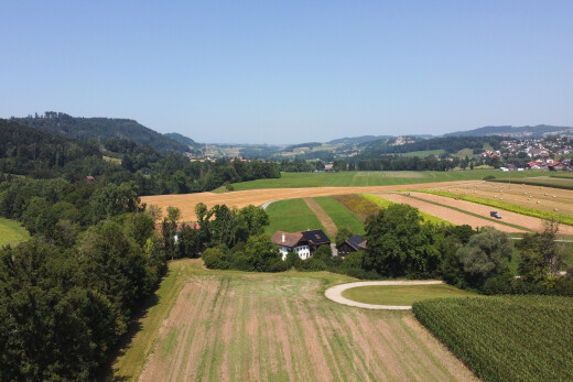vue sur la montagne avec vue rurale, rural view, day time, et property visible