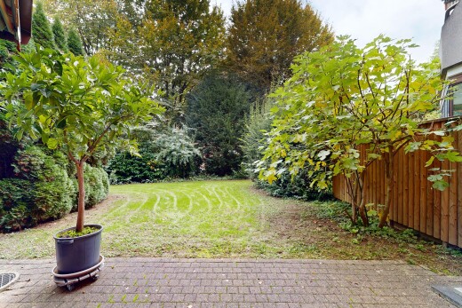 garten mit rasen, from property, und overcast