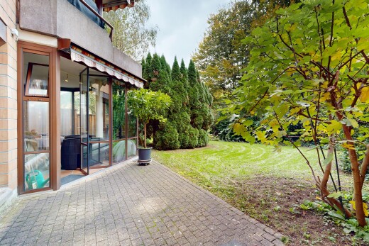 garten mit wintergarten, rasen, markise, overcast, und terrasse