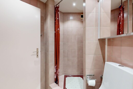 bad mit inside property, komplettes badezimmer, und dusche