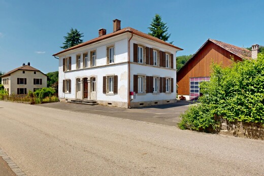 außenansicht mit schornstein, kriechkeller, property visible, day time, und vortreppe